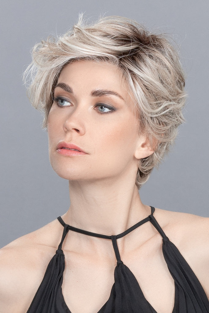 Model styling Cover by Ellen Wille Wigs in the color Pearl Blonde Rooted.