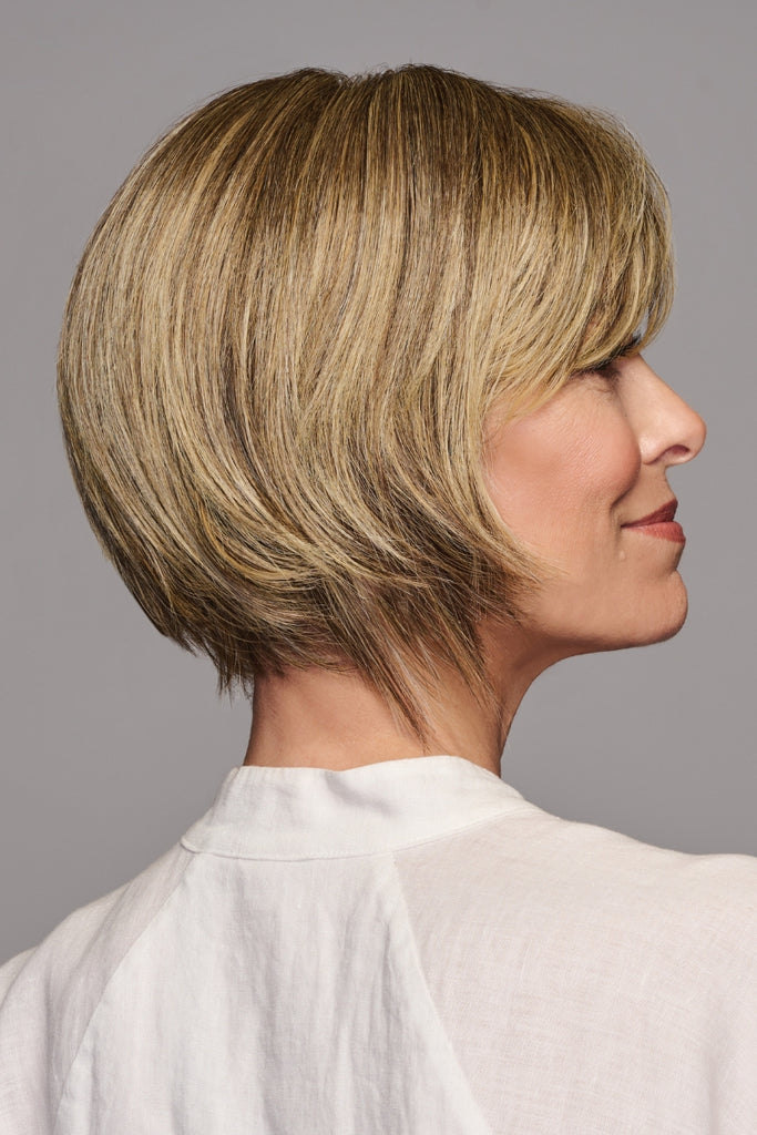 Side view of the short layered bob.